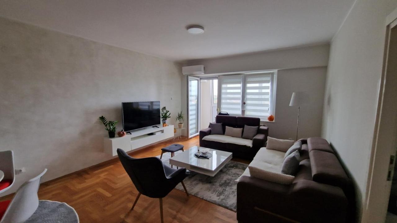 Lux Apartman Ava Kikinda Exterior photo